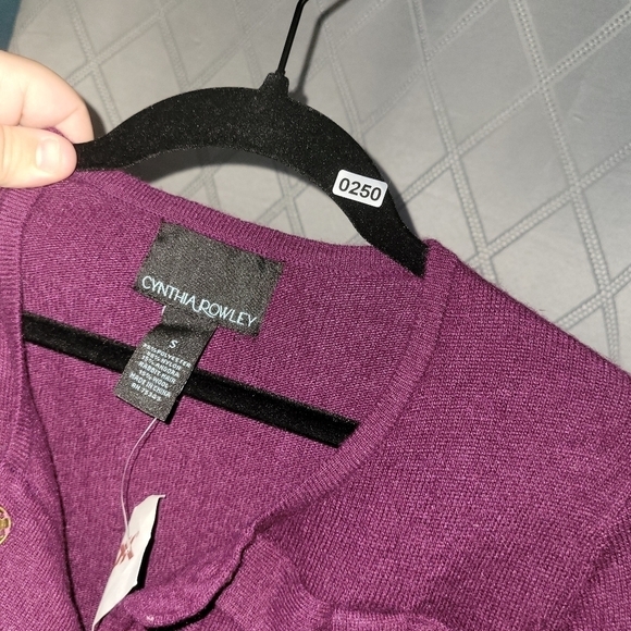 CYNTHIA Rowley button-down sweater - Picture 4 of 5